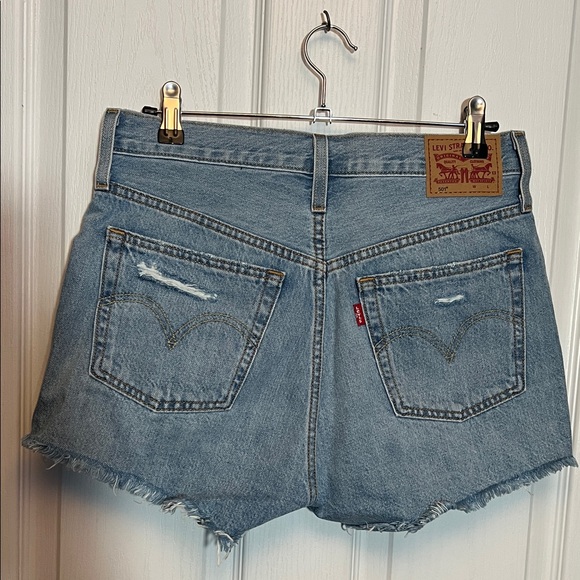 Levi’s 501 Distressed Cut-Off Light Wash Button Fly Denim Shorts - Picture 2 of 5